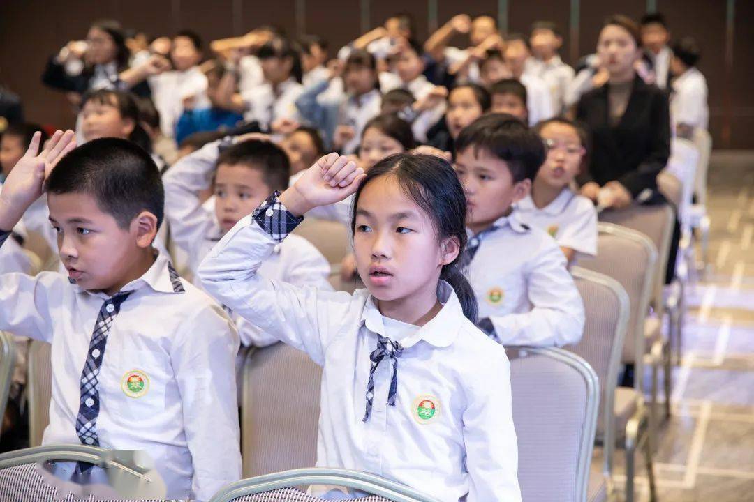 各显其美美美与共东江广雅小学部新学期开学第一课