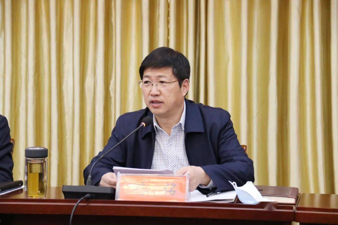 武安市对疫情防控的大学生志愿者进行表彰