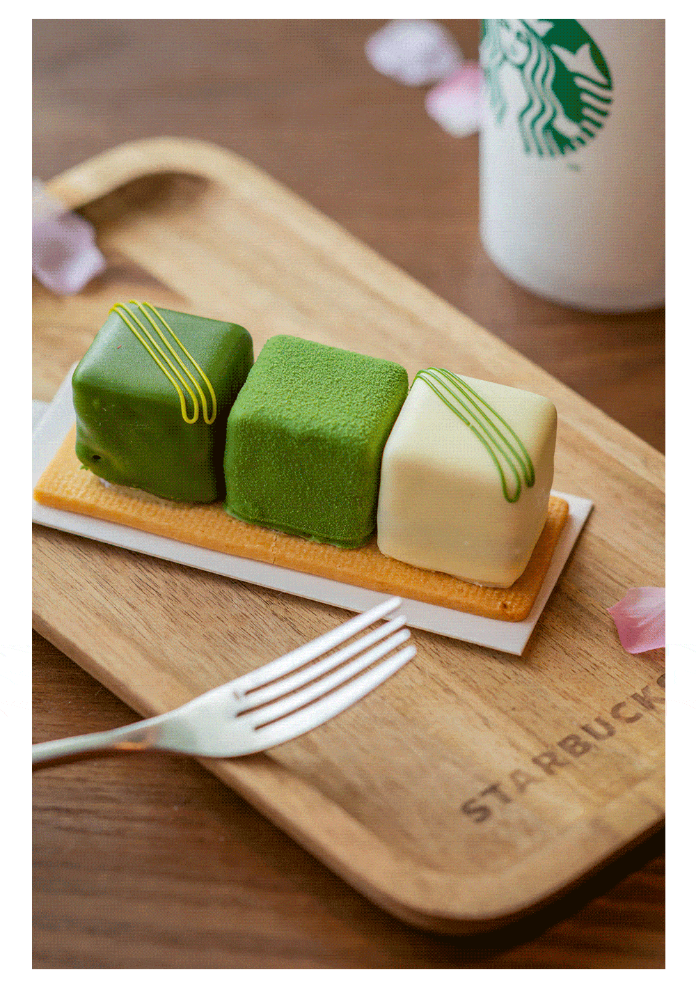 星巴克樱花季甜品你尝新了吗