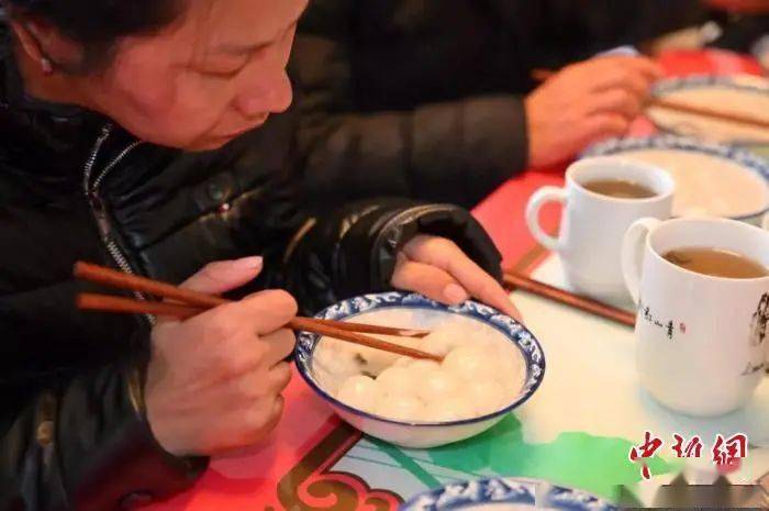 老总送花瓶被撞_车被撞图片