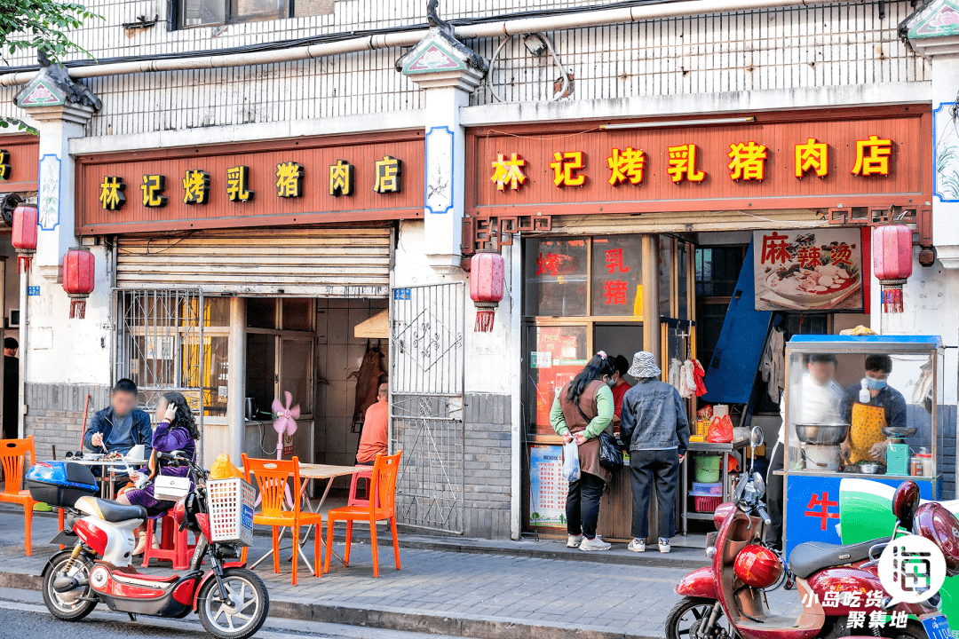 我的天龙舌坡这家烤乳猪店突然火了