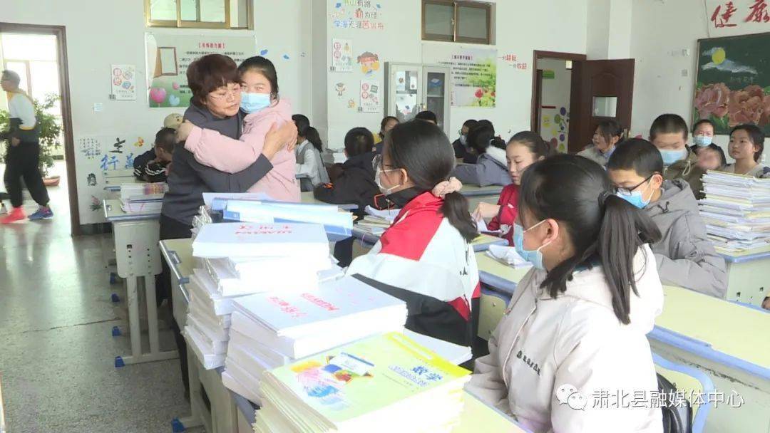 肃北中学九年级学生祝羽薇说,步入新的学期,自己要制定一个目标,就是