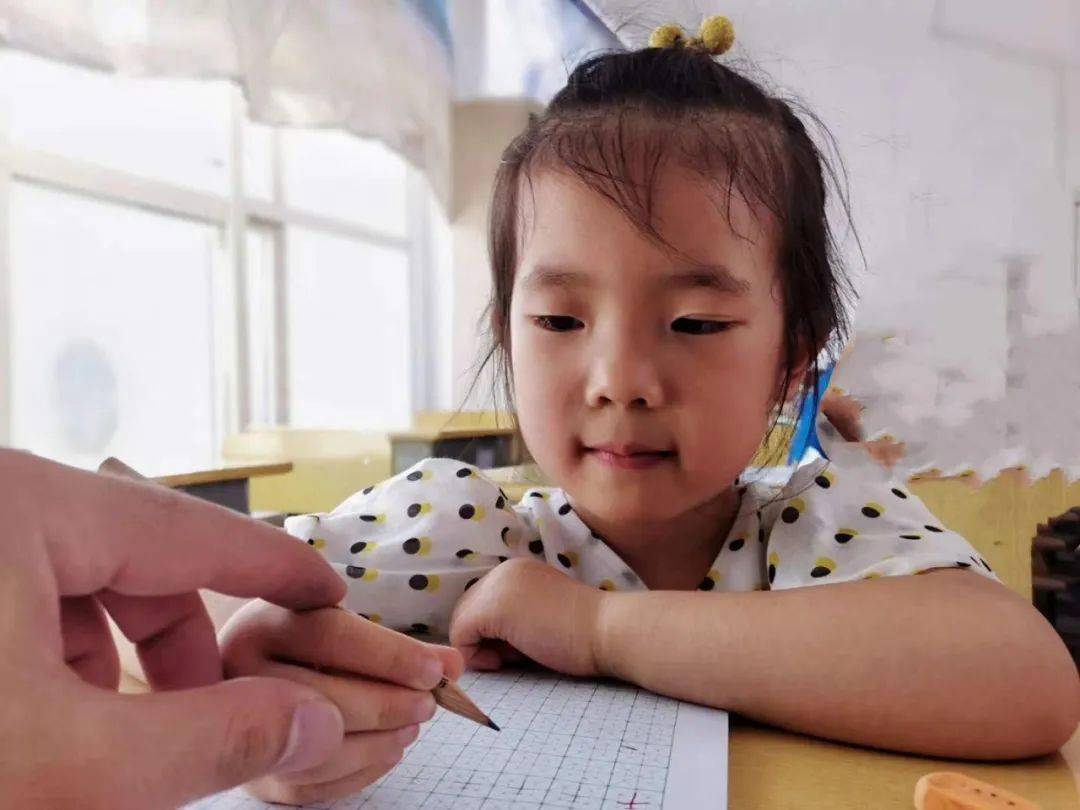 小朋友学习写字用什么笔 98e7469622aa42c493c0905089e692dd.jpeg