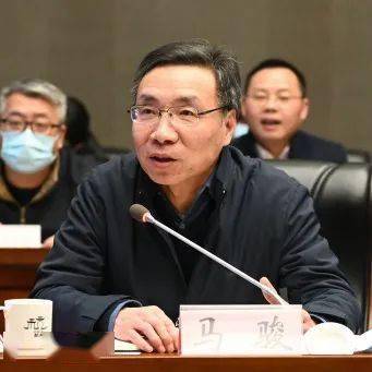 我市召开全市发改局长工作会议_吴雪飞