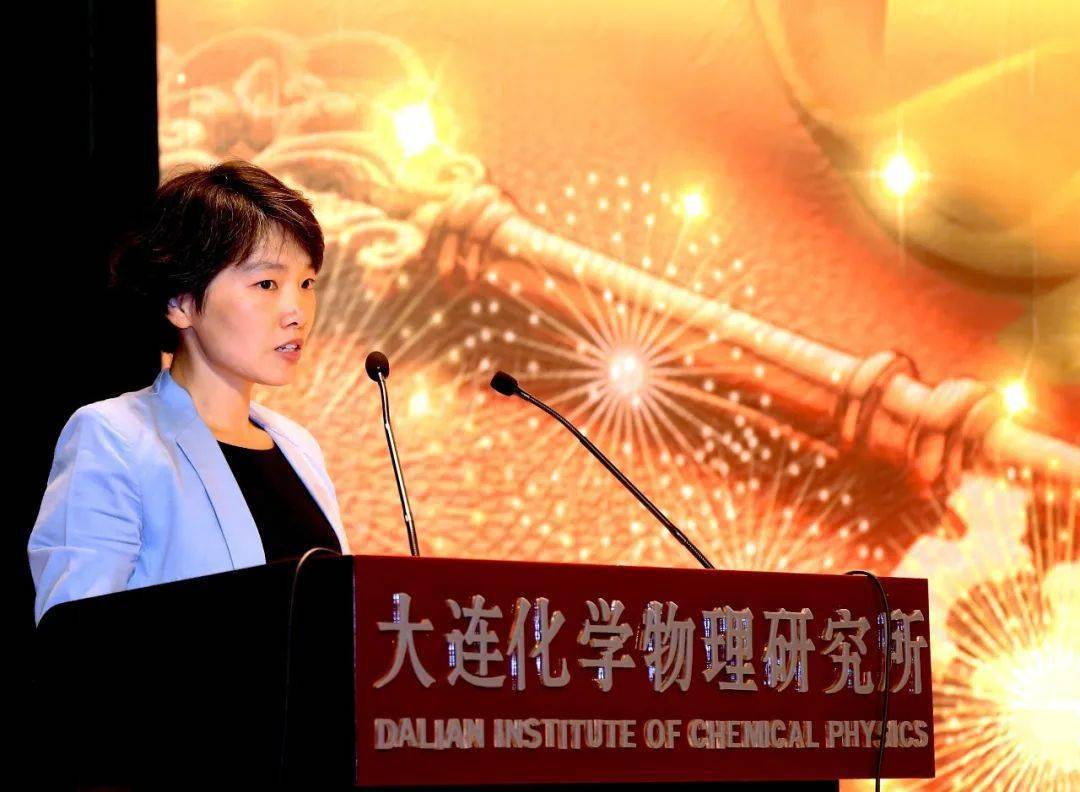 多年来深耕于催化基础研究领域的潘秀莲,至今仍孜孜以求,不忘初心.