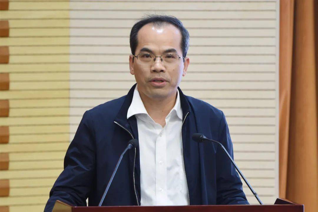 朱永忠商学院院长周海炜马院院长戴锐水科院常务副院长肖洋会议要求