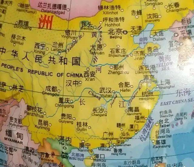" 北京时间 " 其实是东经 120 度的基准线,在这条经度上的城市就是 "