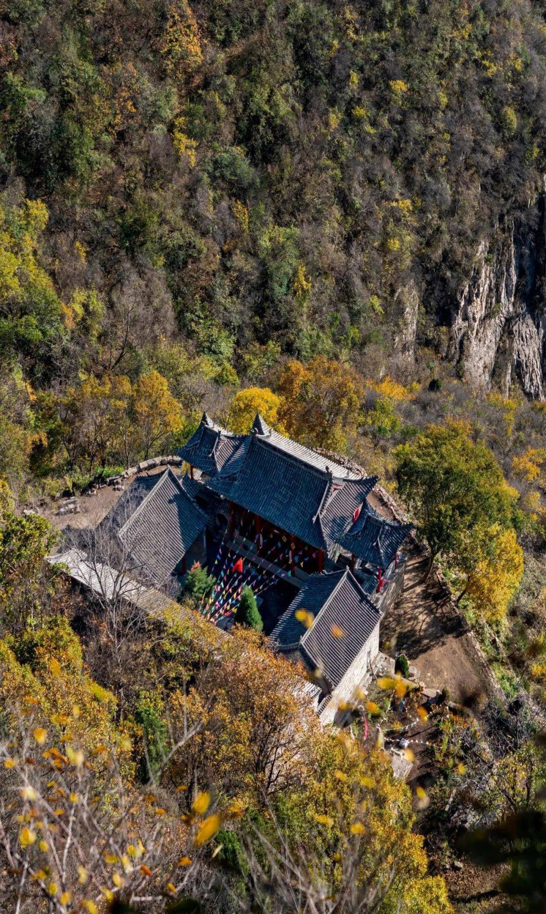 涉县秘境三月太行红河谷羊大垴艳遇杏花林