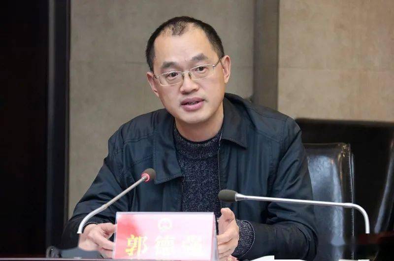 市人代会专题沿河代表团继续审议市人民政府工作报告