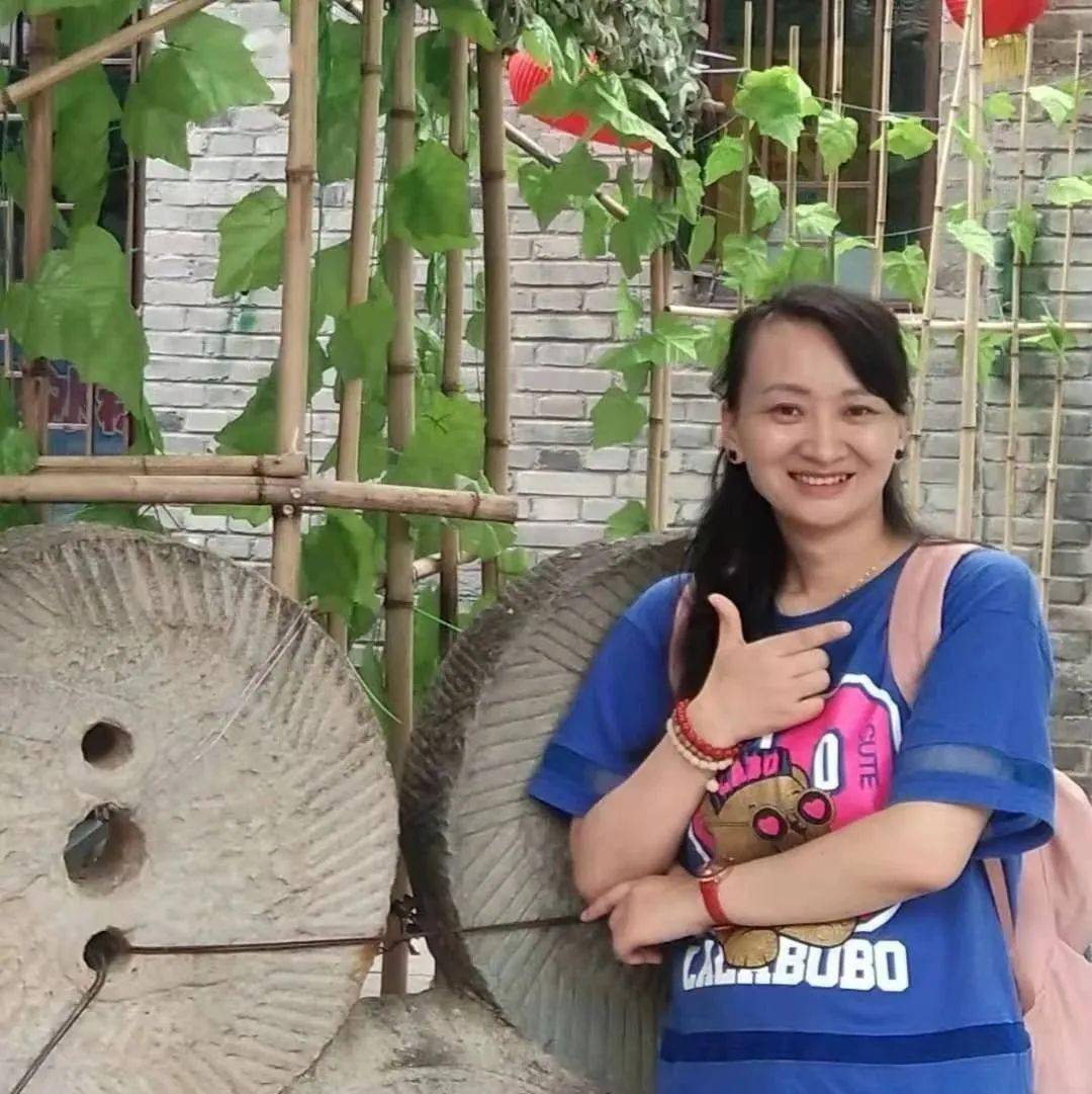 依次:高惠彬,悠然乐满地,于小鱼,乔乔,云水心,齐刘海,艳秋,海蓝,止水