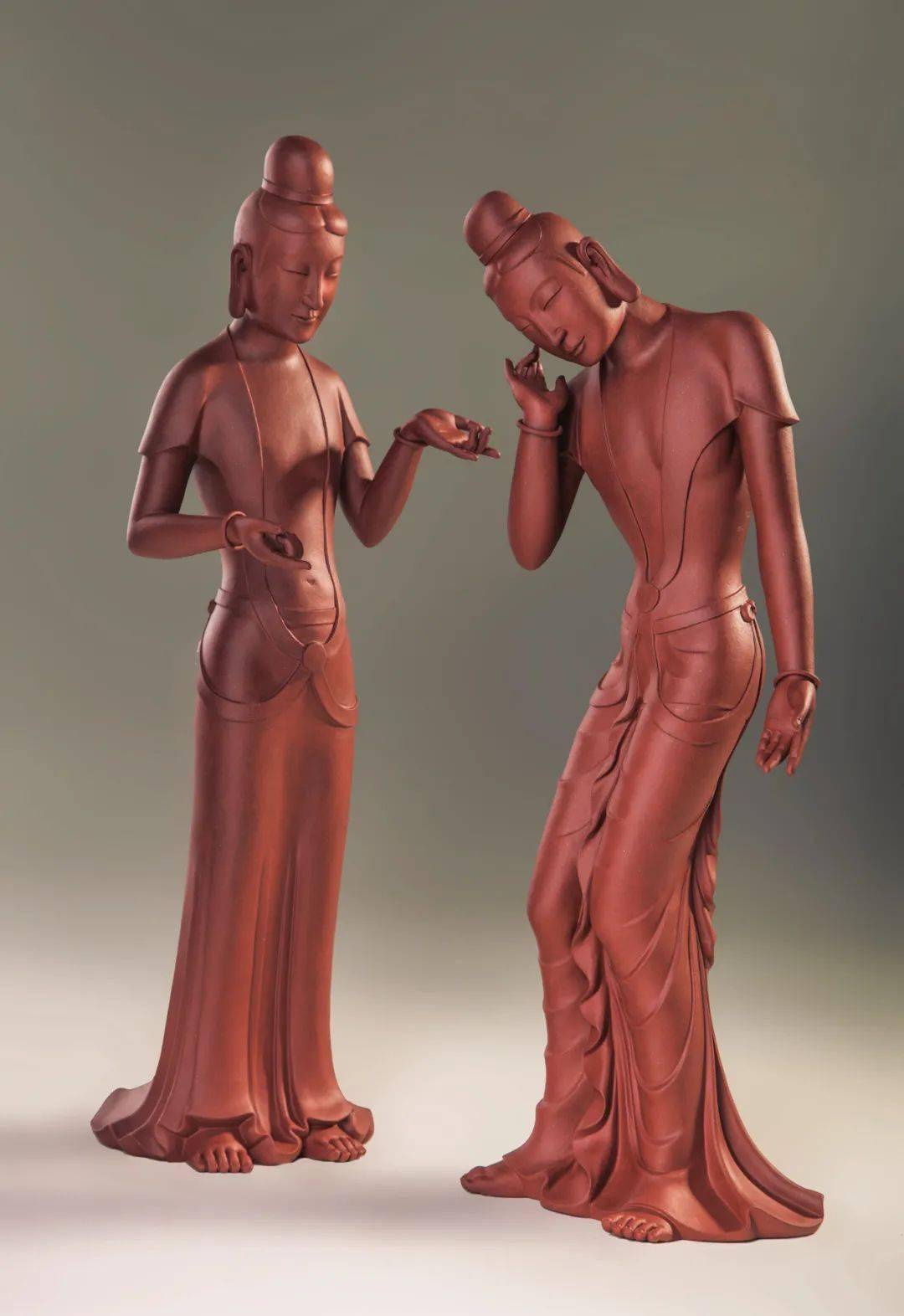 除此之外,周刚涉足紫砂雕塑创作的勇气和执着是由切实的感悟来支撑的