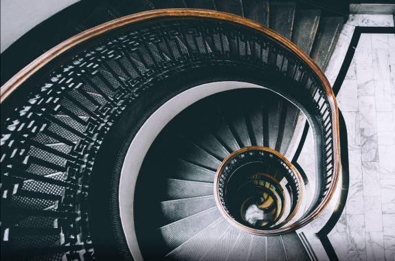 视觉引导线的好处:好的摄影作品通常会有一个关注点(point of