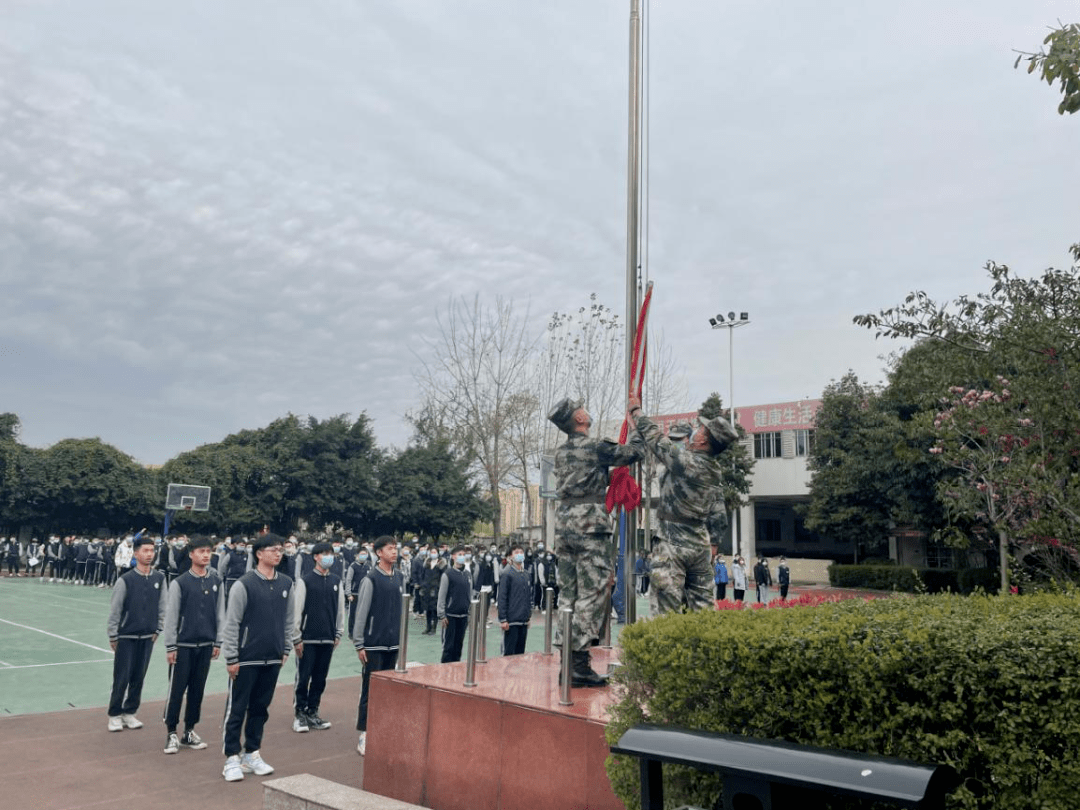 成都市建筑职业中专校图片