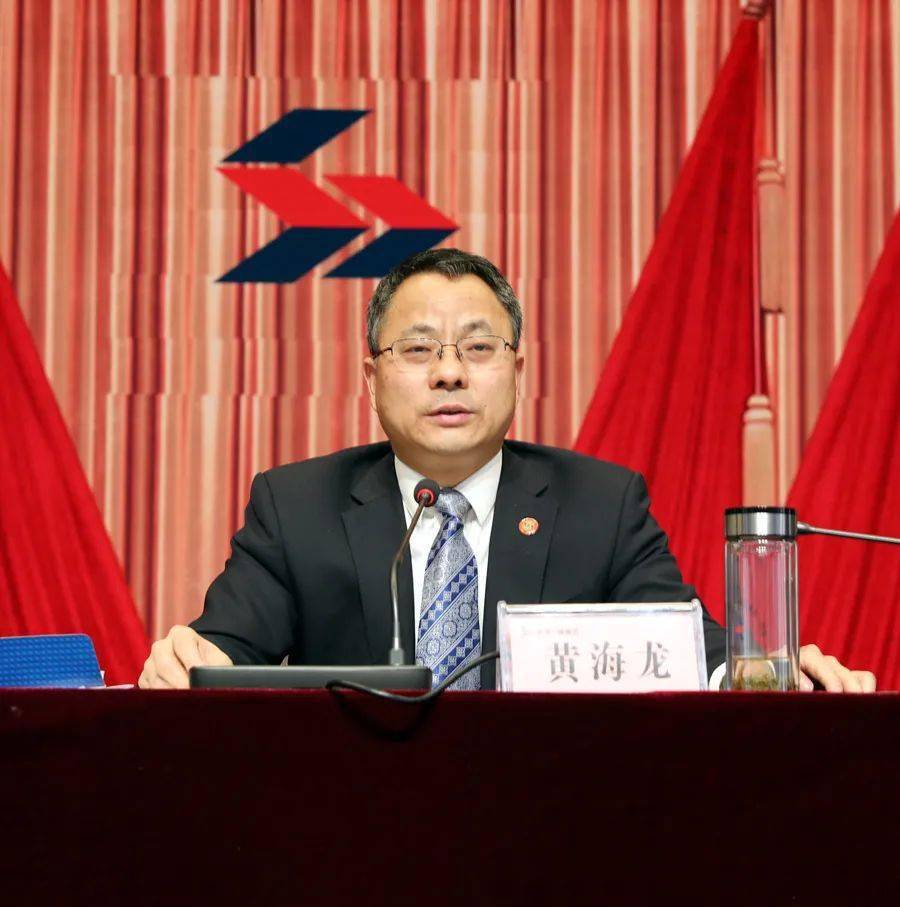 任务,制定有效举措,细化责任分工,铆足干劲敢打敢拼,开足马力加油快干