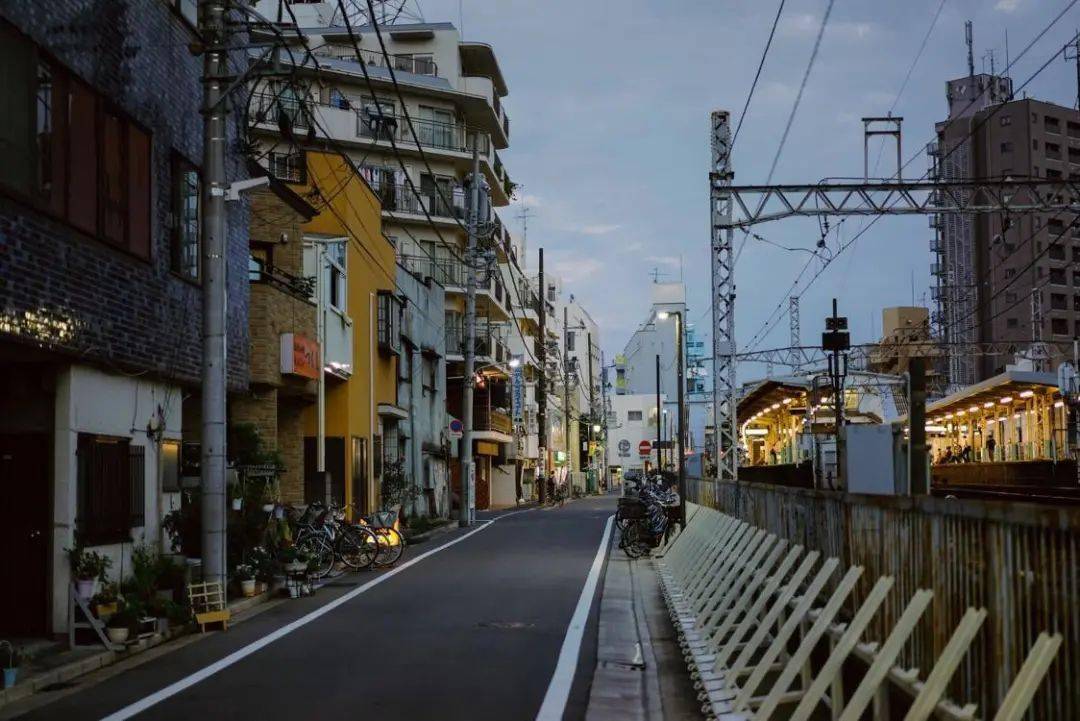 日本人口外流_连续三个月人口净流出!疫情促使日本民众和公司离开东京