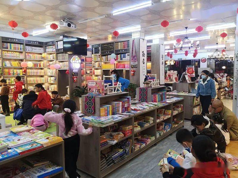 南宁市武鸣区新华书店忻城县新华书店全力做好教材教辅发行工作