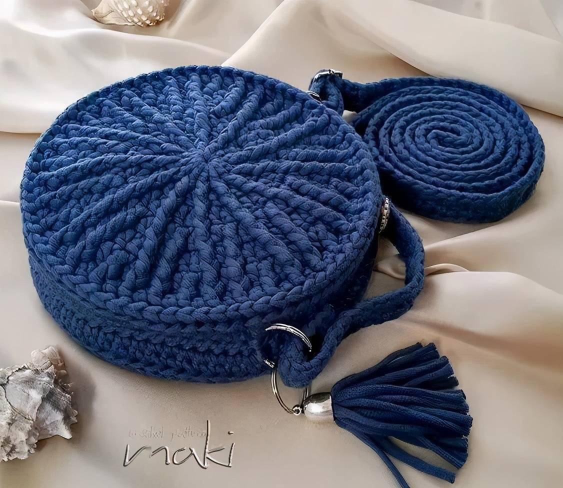 教程喜欢的包包自己做钩织两块圆片再组合各类包包不用买