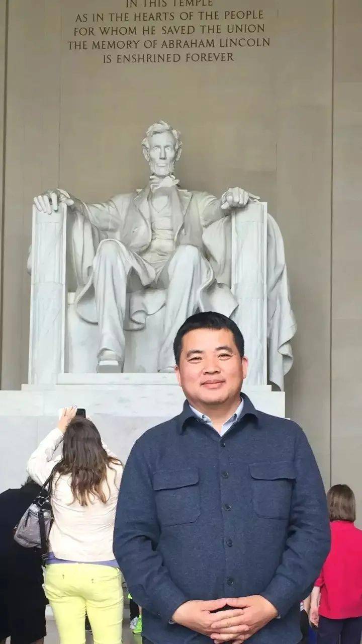 临沂市作协王公望专刊我们的爱情