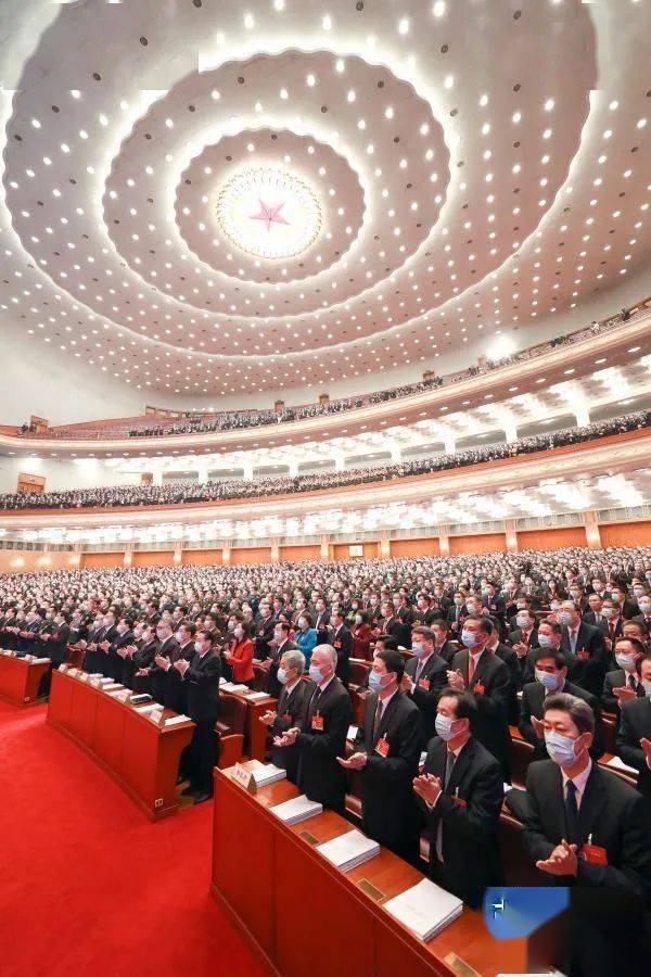 3月5日,第十三届全国人民代表大会第四次会议在北京人民大会堂开幕.