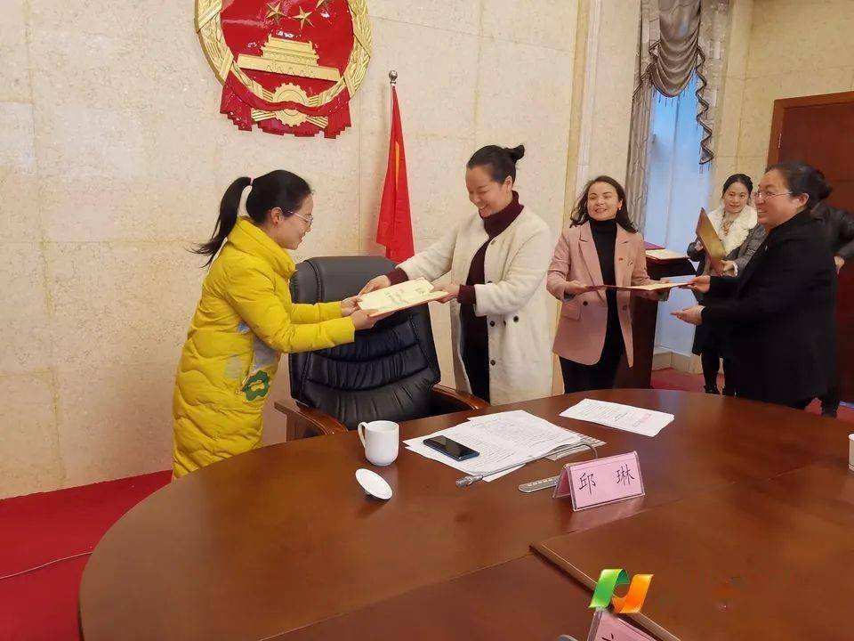 微洪江喜迎三八妇女节我市表彰优秀半边天