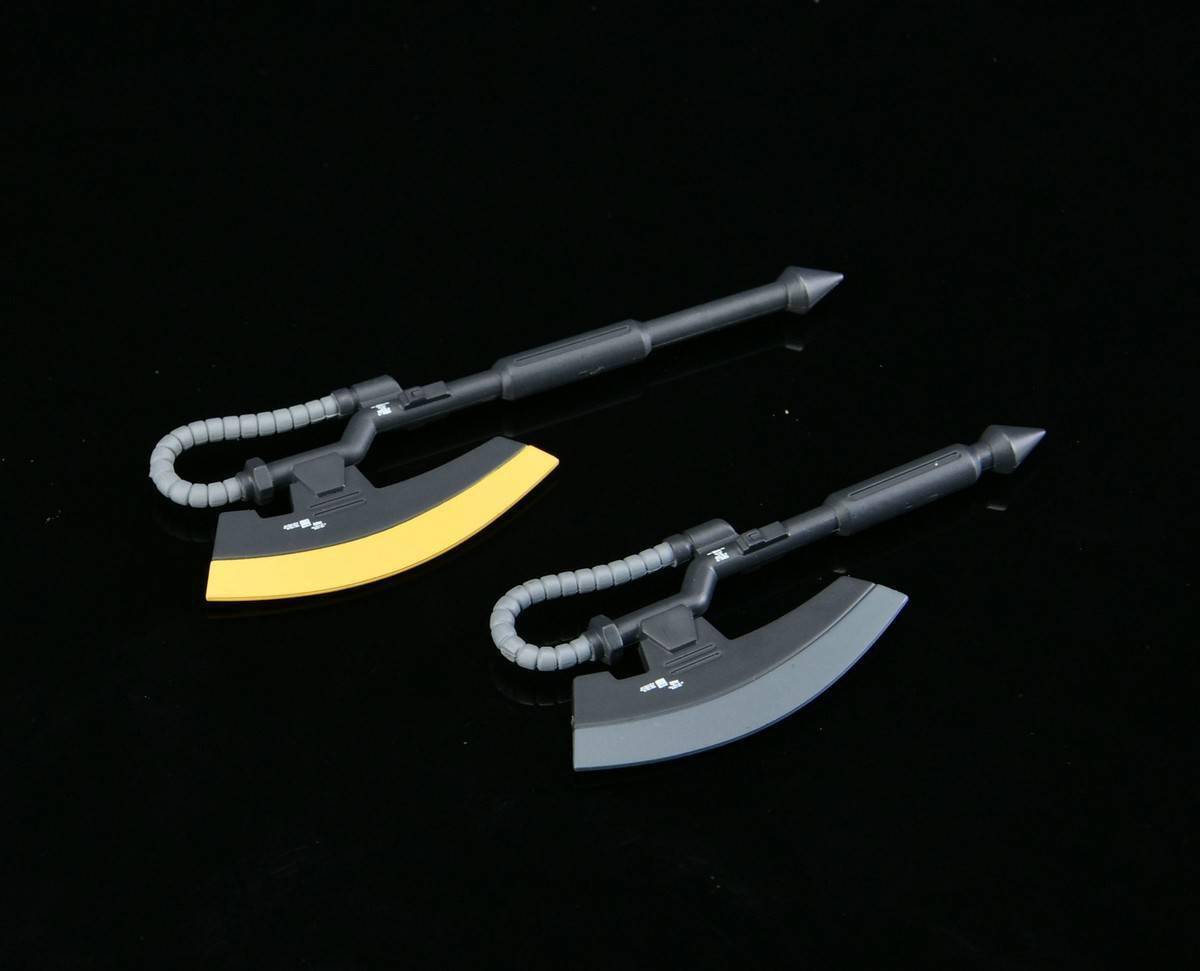 热能斧,附带了收纳和使用状态两种斧子裙甲细节,弹鼓,热能斧可以加挂