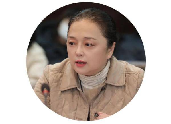 演员,临时党支部书记佘南南