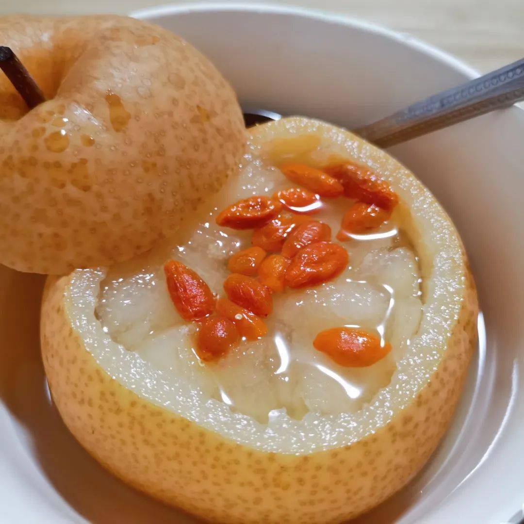 今日惊蛰给你一份惊蛰吃梨指南可生食蒸熟榨汁炙烤滋润甘甜