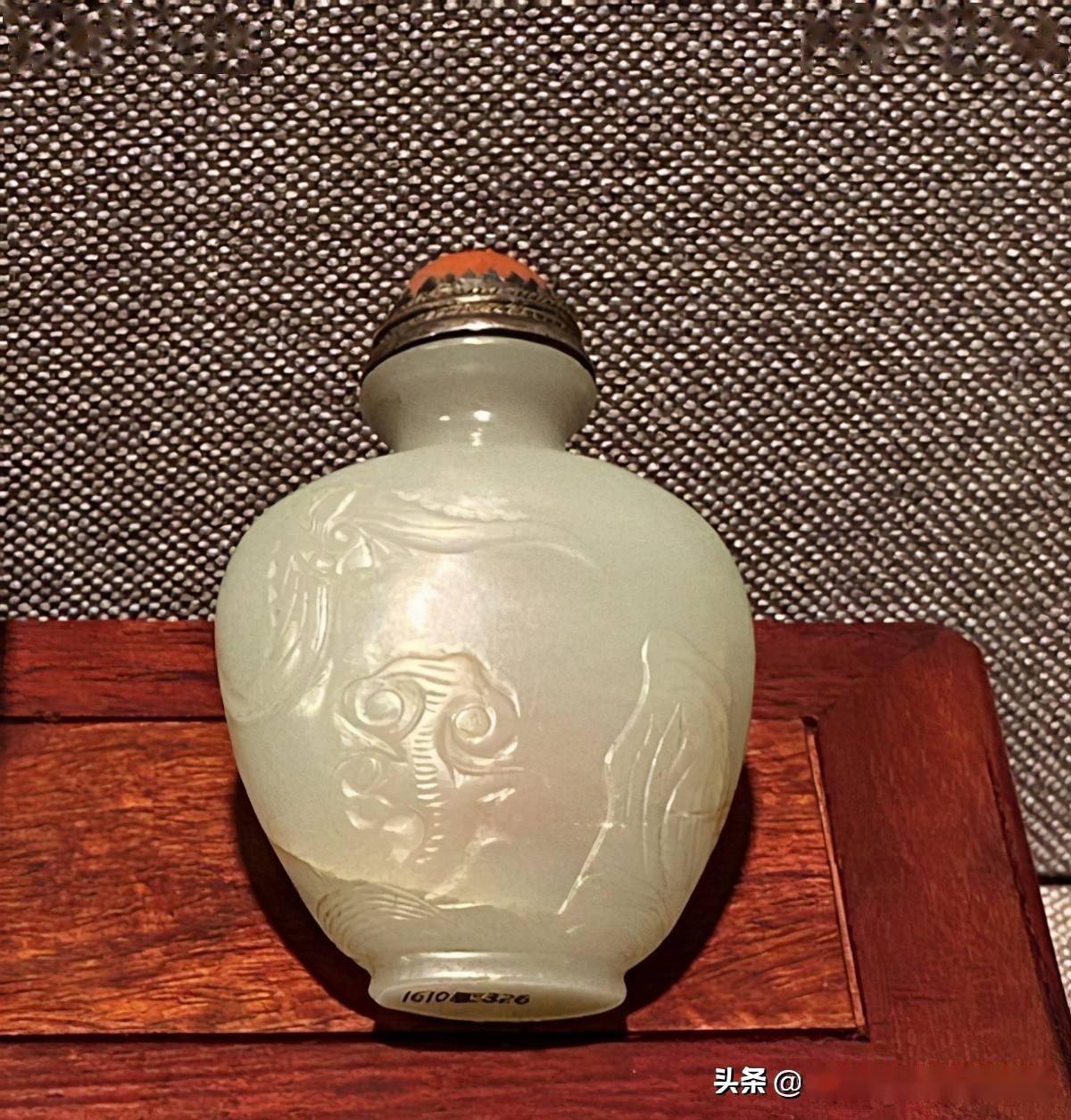和田玉の鼻烟壺アンティーク骨董