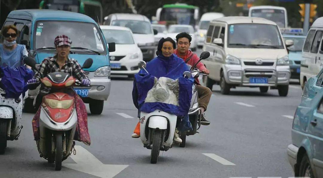 電動車新規市區無牌不能上路闖紅燈處罰全責新鄉人速看