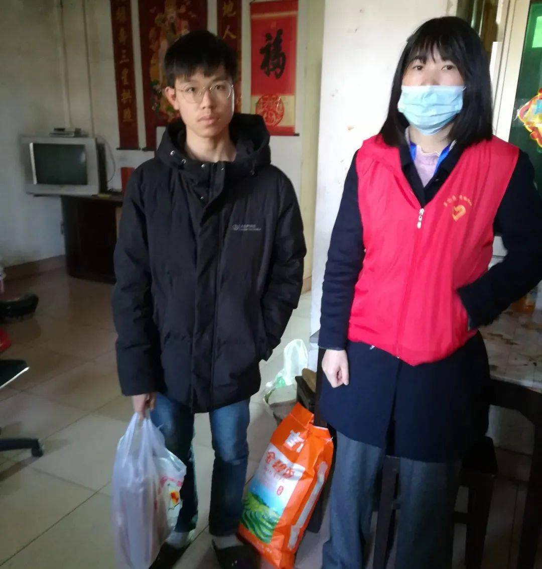扫除贫困人口_贫困山区的孩子图片(3)