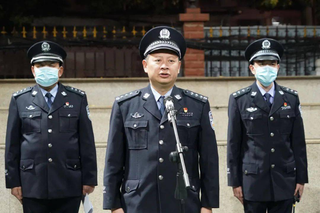 德保县人民政府副县长,县公安局党委书记,局长鄂耀勇作行动强调为严厉