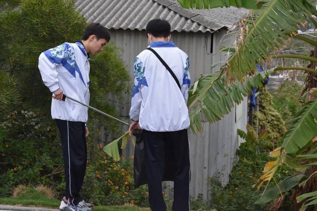 汕头市下蓬中学校服图片