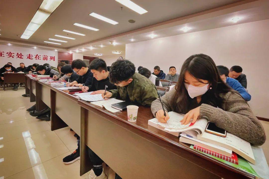 辅警参加公务员考试，公安局为其组织公考培训班！
