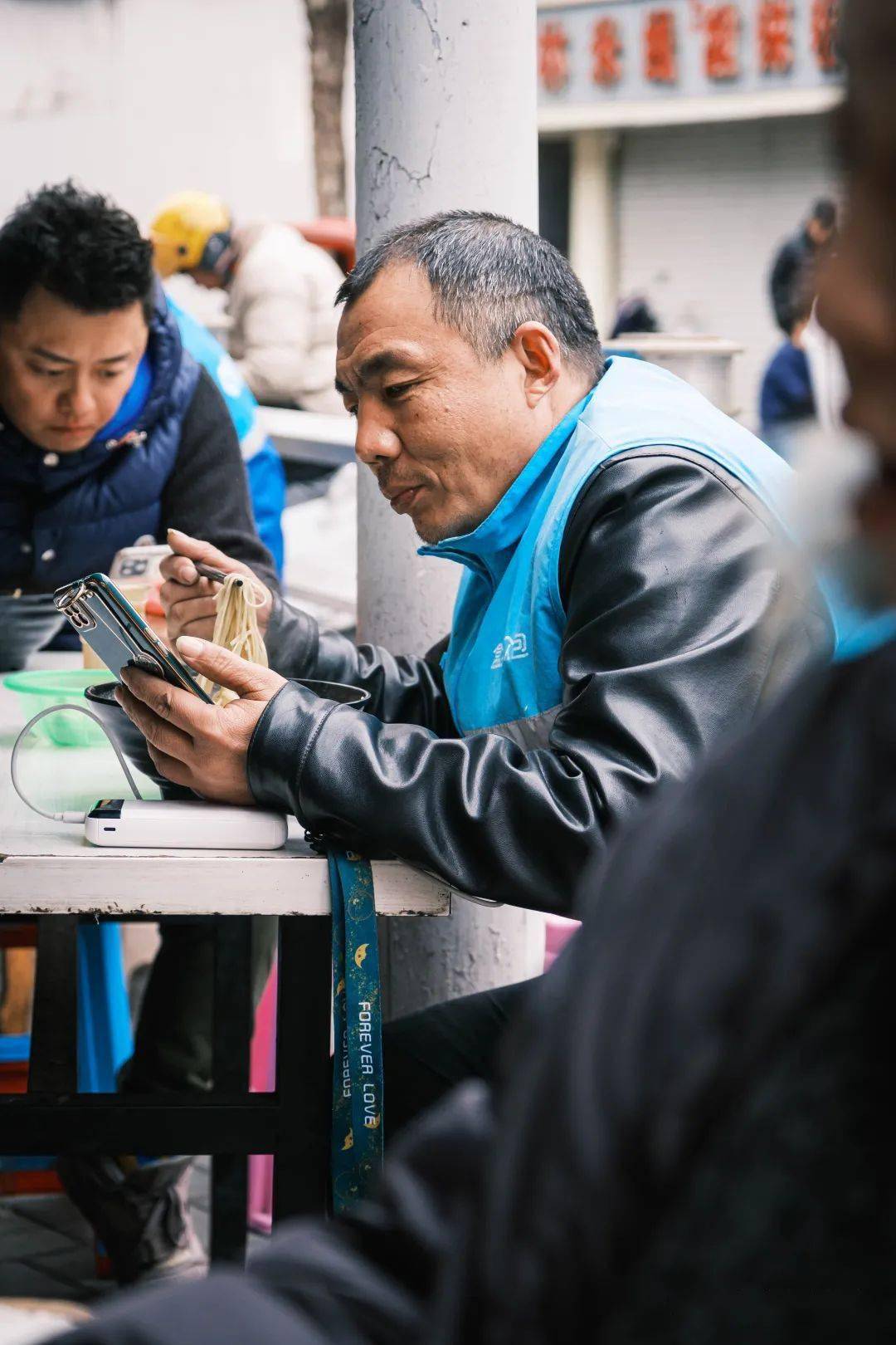 老总跑外卖_烧烤外卖图片