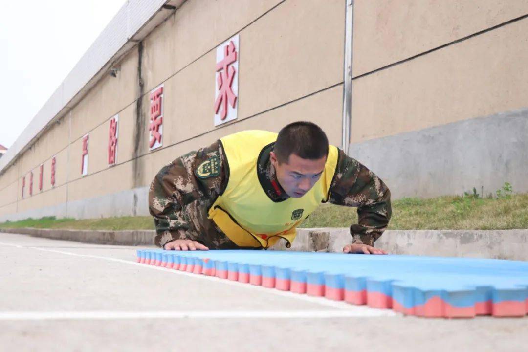 比武活动的新高潮齐聚全支队尖兵同台竞技"创纪录,砺精兵"军事体育