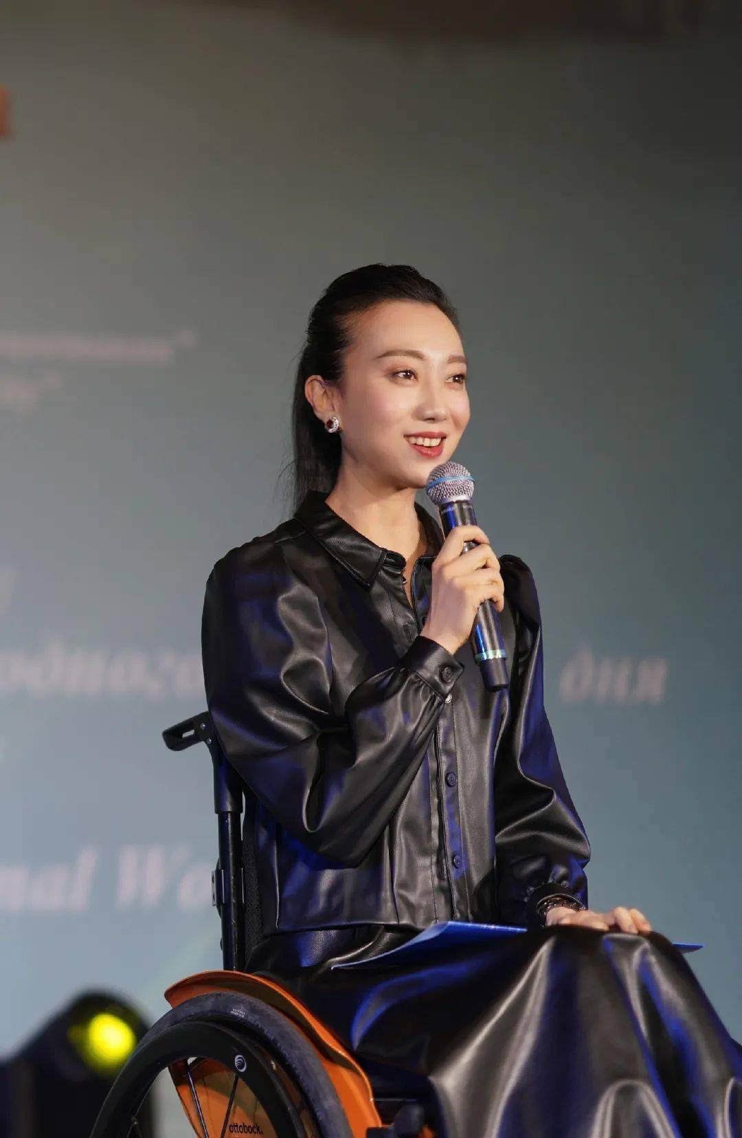 刘岩受邀参加上合组织二十周年华诞国际妇女节晚会