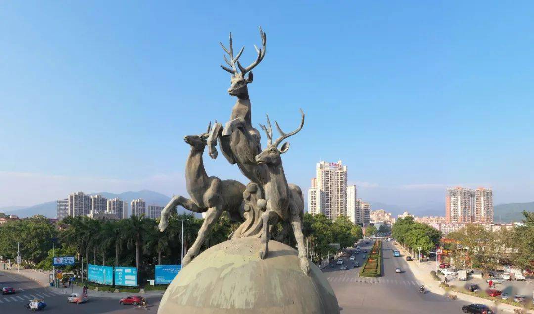 包头鹿城雕塑图片
