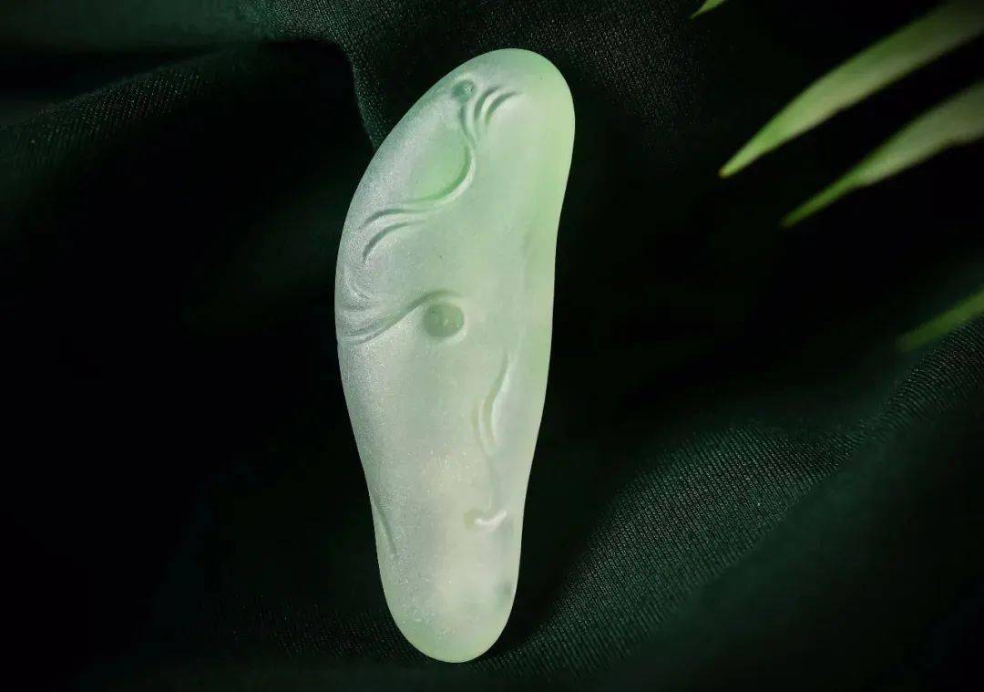 高冰的翡翠边角料设计的随形自在观音没想起货后超乎你想象