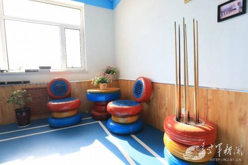 用建筑边角料造“飞机龙八国际app”?兵哥哥的手到底有多