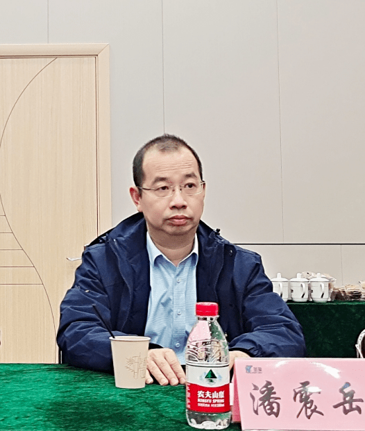 供应链管理部总监潘震岳先生提出供应链金融的建设,需要各单位的合作