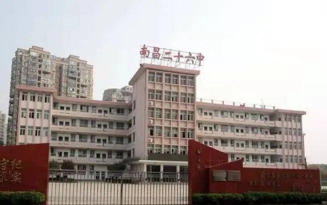 致敬戍边英雄弘扬爱国精神