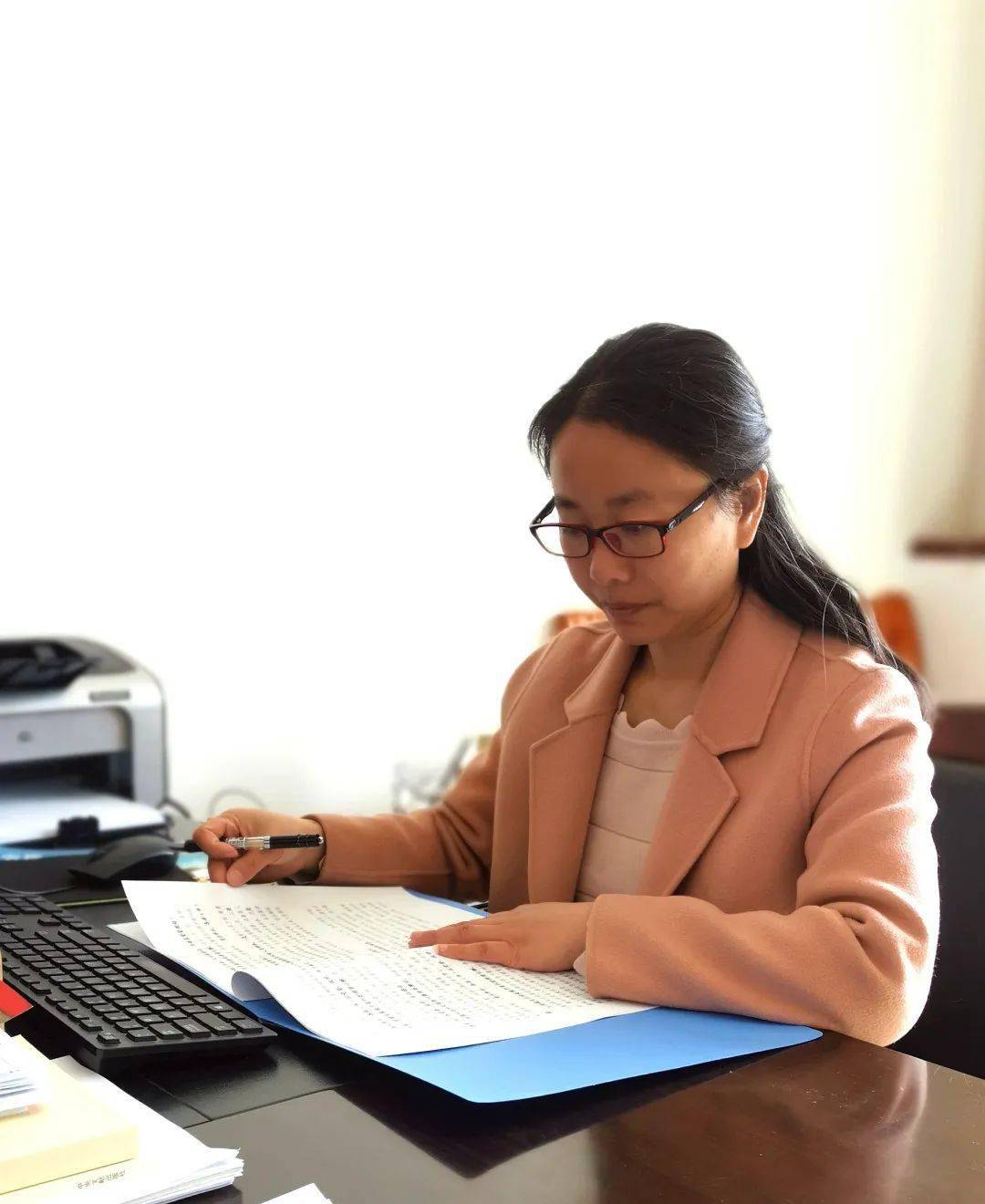 政法图影巾帼心向党奋进新征程