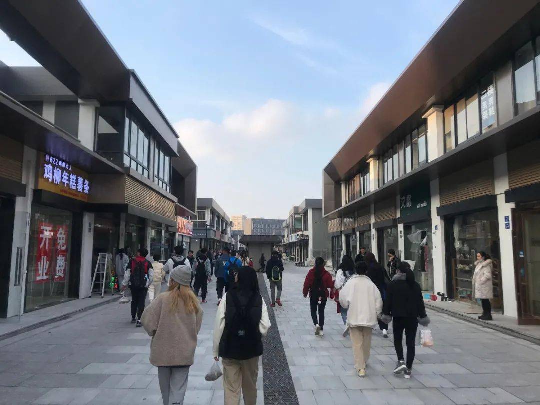宁大步行街重新营业啦快来看看这条网红街有什么新变化