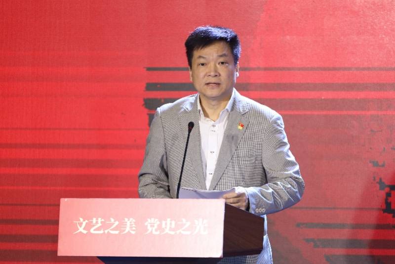 20世纪40年代,中国现代舞之父吴晓邦两度来广东开设舞蹈班,培养出梁伦