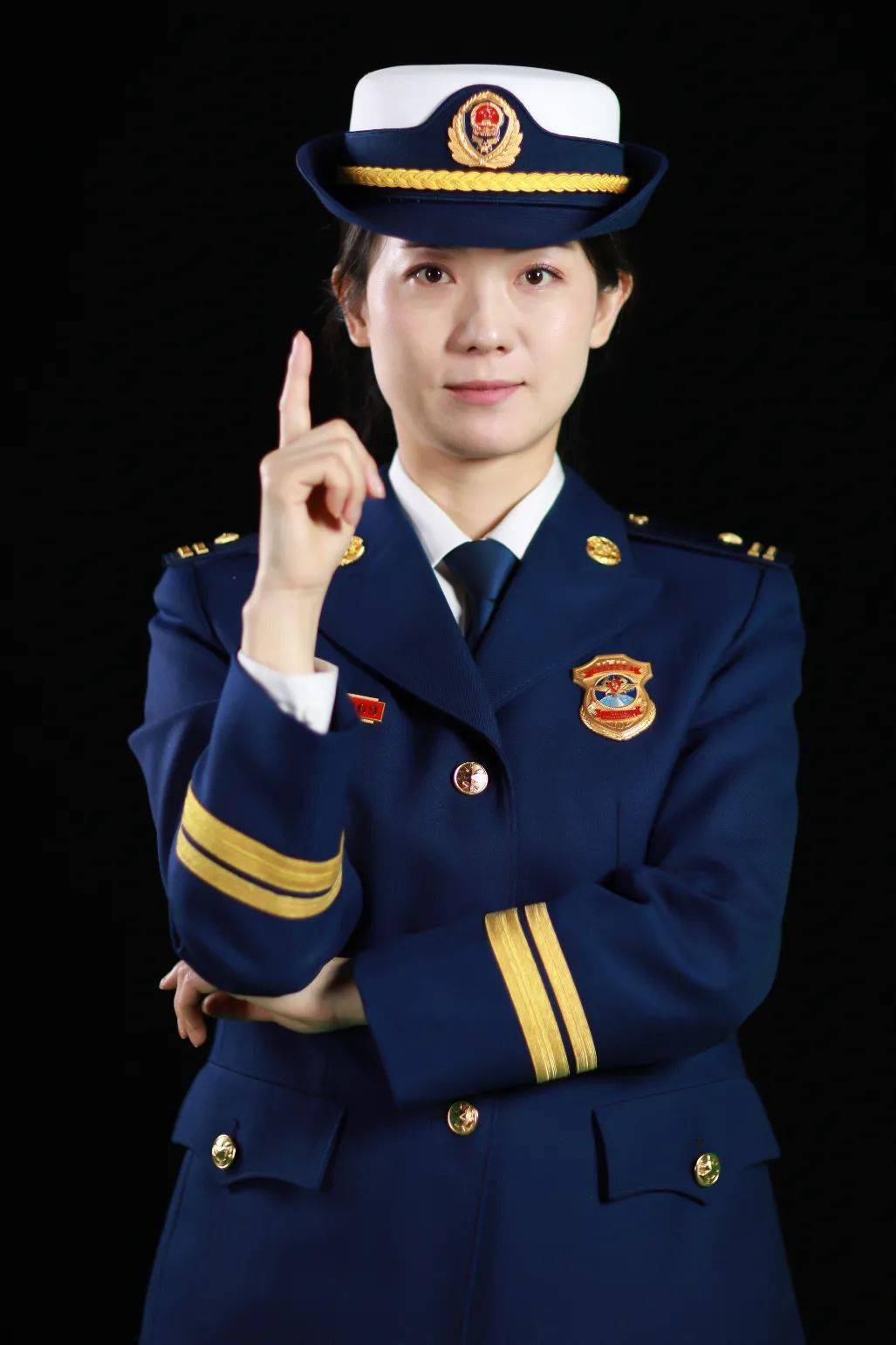 致敬她力量丨你们是映着"火焰蓝"的最美光景_女神