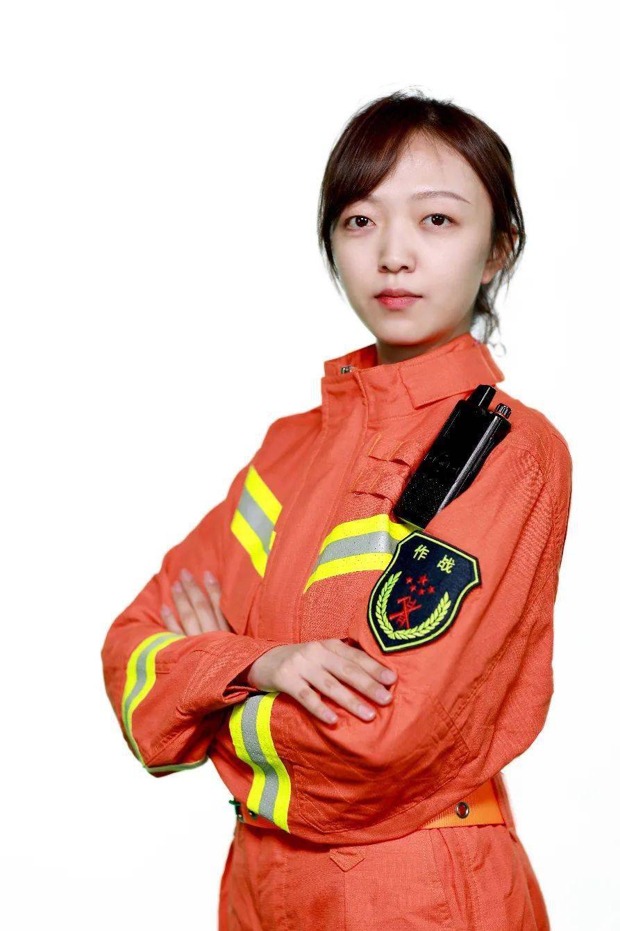 致敬她力量丨你们是映着"火焰蓝"的最美光景