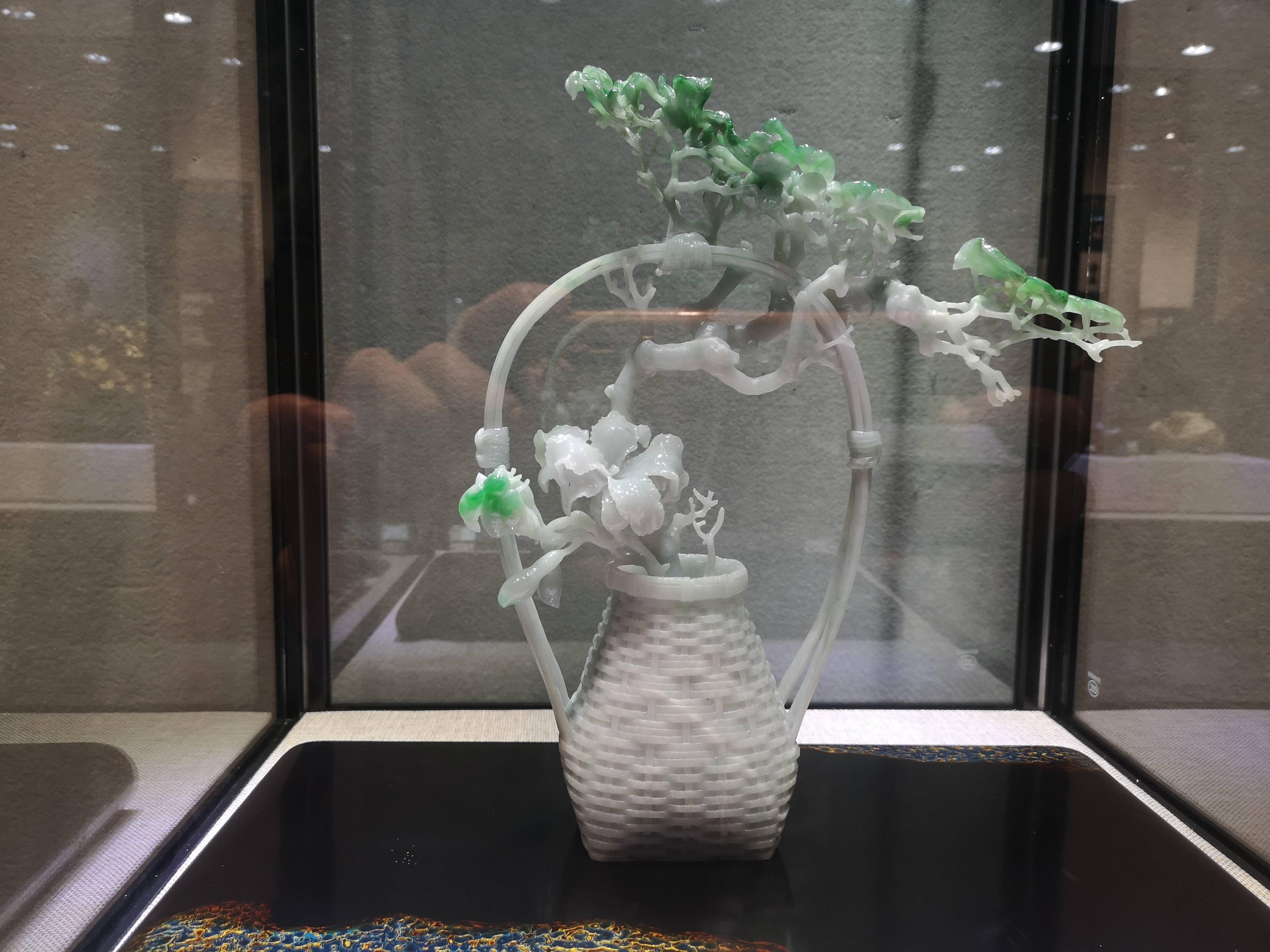 千万级玉雕亮相佛山首届平洲玉器雕刻大师作品展开展