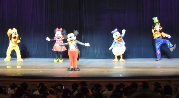 东京迪士尼举行“成人式”米奇等仅在舞台上亮相_活动