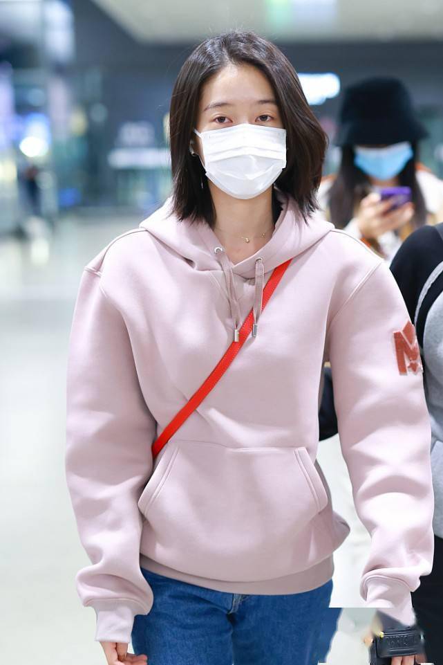 看着她的机场照不得不说张雪迎太任性