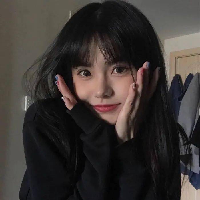 女生头像生活在一座喜欢的城市